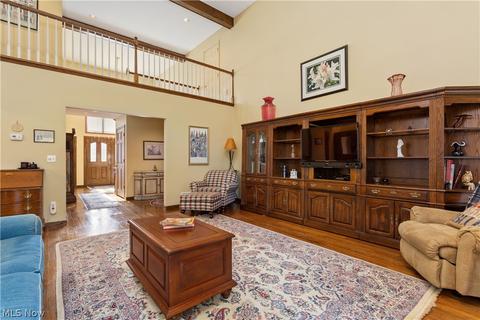 140 Vanderbilt Ct, Elyria, OH 44035 photo 4