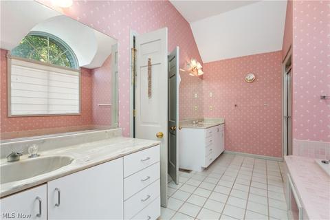 140 Vanderbilt Ct, Elyria, OH 44035 photo 16