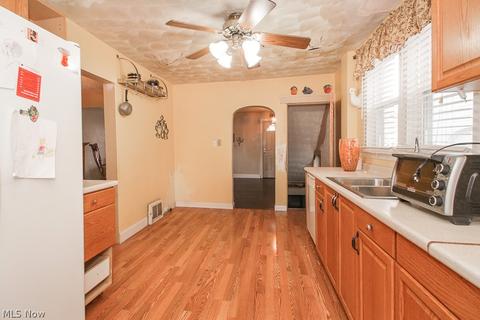 2150 E 29th St, Lorain, OH 44055 photo 4