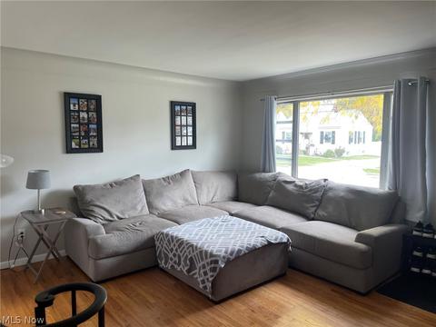 1590 Douglas Rd, Wickliffe, OH 44092 photo 2