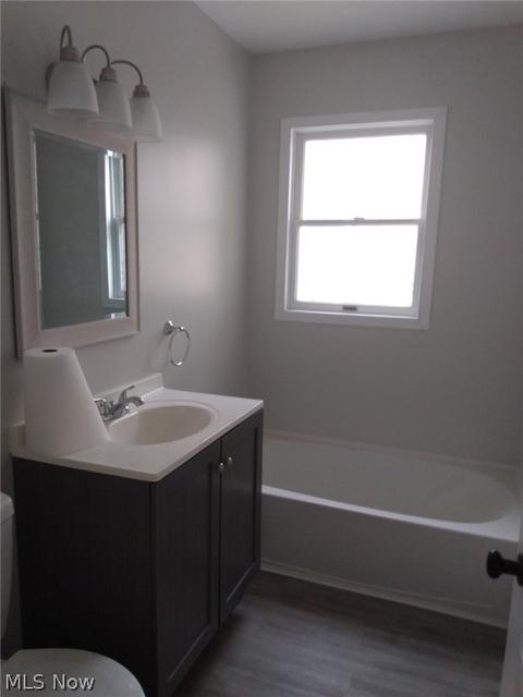 2032 E 45th St, Ashtabula, OH 44004 photo 7