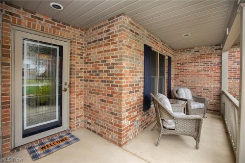 266 Augusta Dr, Elyria, OH 44035 photo 3