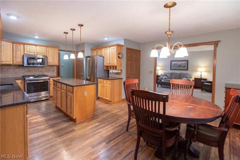 266 Augusta Dr, Elyria, OH 44035 photo 9