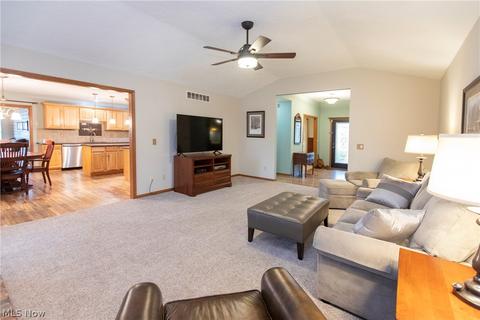 266 Augusta Dr, Elyria, OH 44035 photo 6