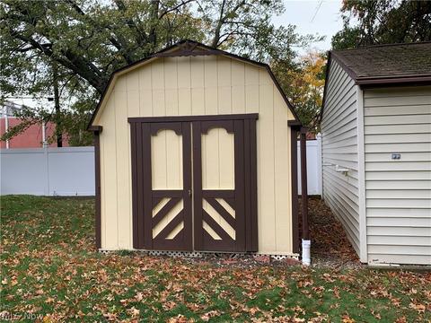 951 E 236 St, Euclid, OH 44123 photo 24
