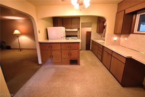 951 E 236 St, Euclid, OH 44123 photo 8