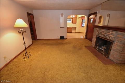 951 E 236 St, Euclid, OH 44123 photo 4
