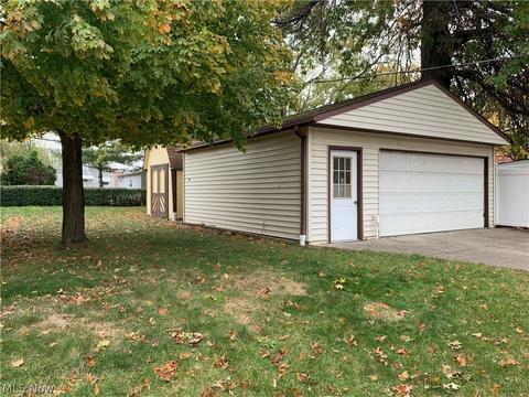 951 E 236 St, Euclid, OH 44123 photo 22