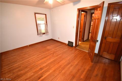 951 E 236 St, Euclid, OH 44123 photo 12