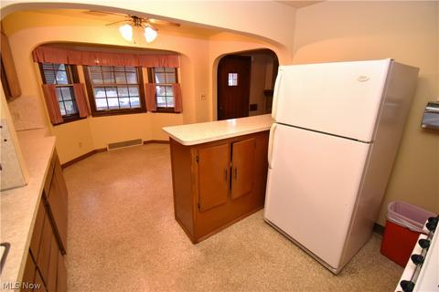 951 E 236 St, Euclid, OH 44123 photo 6
