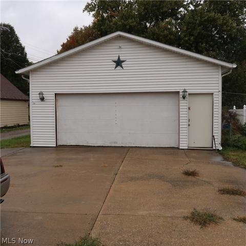 1919 E 44th St, Ashtabula, OH 44004 photo 2