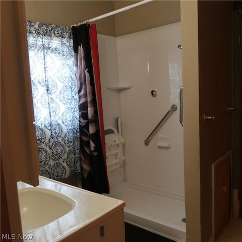 1919 E 44th St, Ashtabula, OH 44004 photo 8