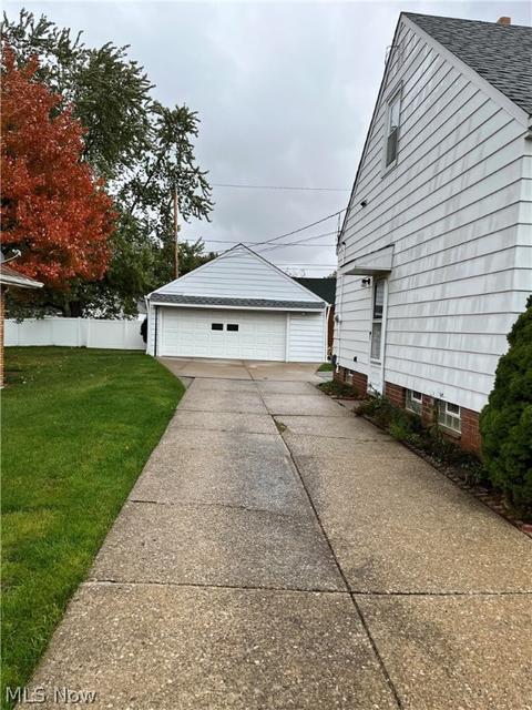 1853 Rush Rd, Wickliffe, OH 44092 photo 2