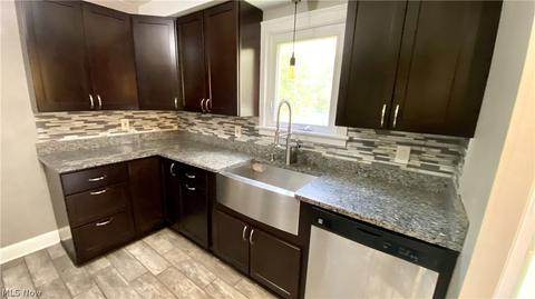1045 Learidge Rd, Lyndhurst, OH 44124 photo 9