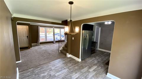 1045 Learidge Rd, Lyndhurst, OH 44124 photo 4