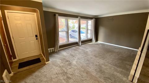 1045 Learidge Rd, Lyndhurst, OH 44124 photo 5