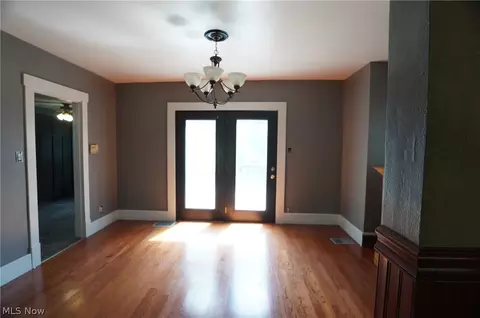 522 E Chestnut St, Lisbon, OH 44432 photo 3