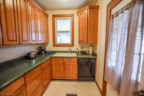2820 Nicholas Pl NW, Canton, OH 44708 photo 8