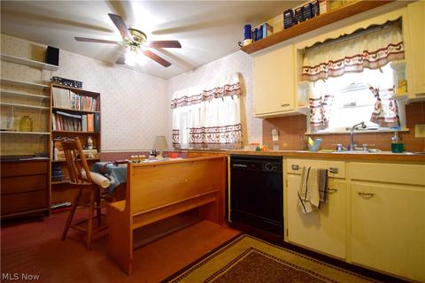 595 Stephens Rd, Akron, OH 44312 photo 7