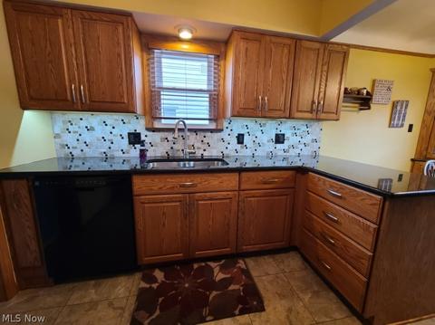 2216 Lorimer Rd, Parma, OH 44134 photo 3