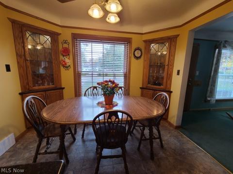 2216 Lorimer Rd, Parma, OH 44134 photo 2