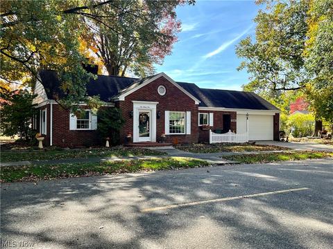 124 E 15th St, Dover, OH 44622 photo 3