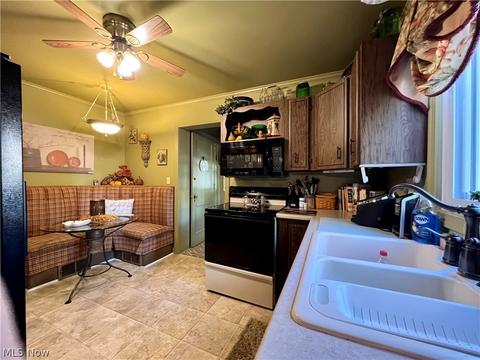 124 E 15th St, Dover, OH 44622 photo 4