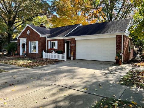 124 E 15th St, Dover, OH 44622 photo 1