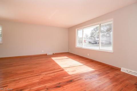 499 E Decker Dr, Seven Hills, OH 44131 photo 14