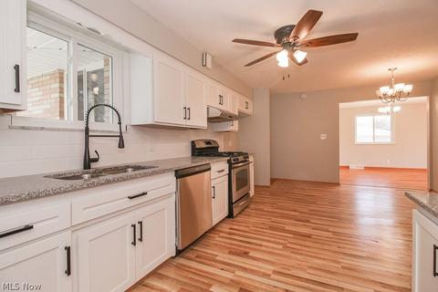 499 E Decker Dr, Seven Hills, OH 44131 photo 6
