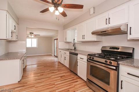 499 E Decker Dr, Seven Hills, OH 44131 photo 5