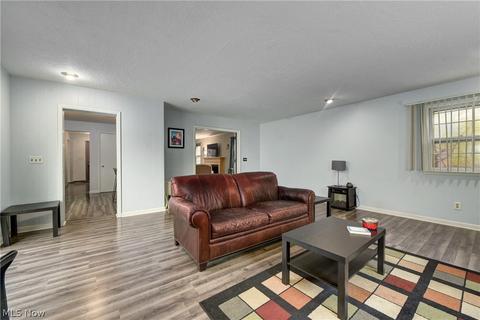921 Elywood Dr, Elyria, OH 44035 photo 14