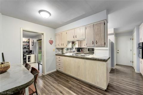 921 Elywood Dr, Elyria, OH 44035 photo 7