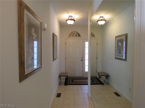 4620 Viewcrest Ct, Lorain, OH 44053 photo 3