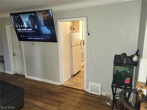 785 E 236th St, Euclid, OH 44123 photo 9