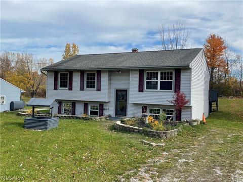 4676 Knickerbocker Cir, Ashtabula, OH 44004 photo 2