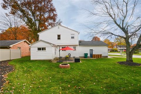 674 Oakridge Dr, Boardman, OH 44512 photo 3