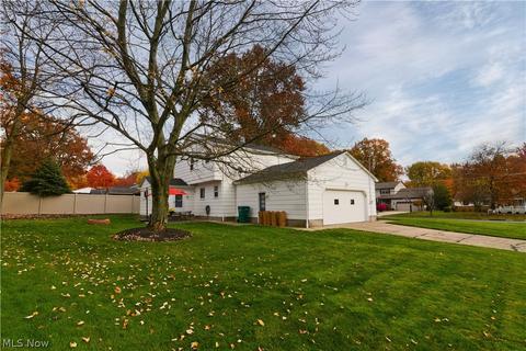 674 Oakridge Dr, Boardman, OH 44512 photo 2
