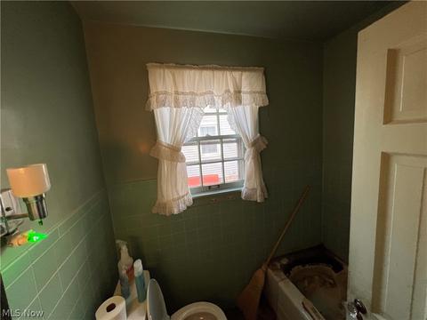 443 Cambridge Ave, Elyria, OH 44035 photo 17