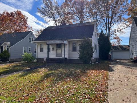 443 Cambridge Ave, Elyria, OH 44035 photo 3