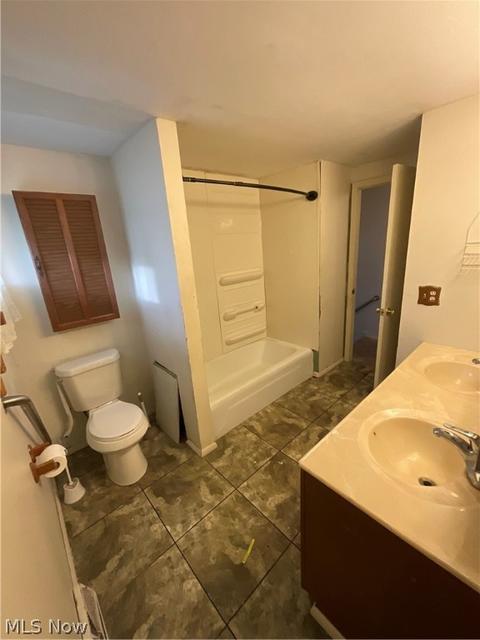 575 Georgetown Ave, Elyria, OH 44035 photo 22