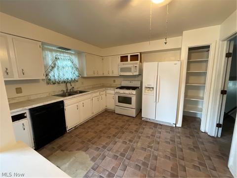 575 Georgetown Ave, Elyria, OH 44035 photo 10