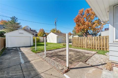 106 E 216th St, Euclid, OH 44123 photo 9
