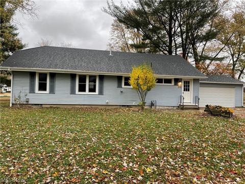 212 Forest St, Lagrange, OH 44050 photo 1