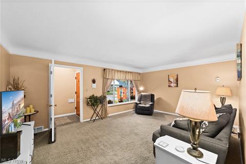310 E 273rd St, Euclid, OH 44132 photo 5