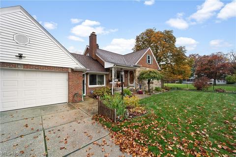 310 E 273rd St, Euclid, OH 44132 photo 2