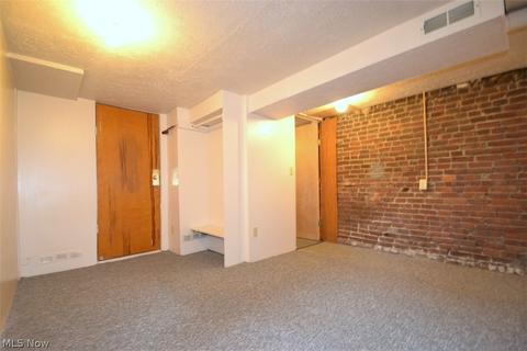 540 E Buchtel Ave, Akron, OH 44304 photo 7