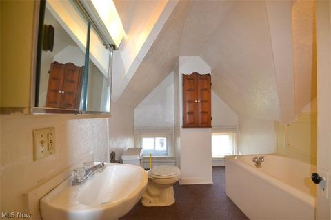 540 E Buchtel Ave, Akron, OH 44304 photo 32