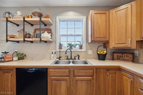 8059 Giddings Rd, Rootstown, OH 44272 photo 17