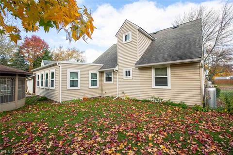 149 Idaho Dr, Elyria, OH 44035 photo 3